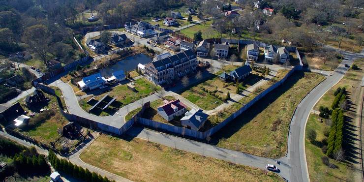 The Walking Dead 10 Hidden Details About Alexandria That You Might Have Missed The Walking Dead 10 Hidden Details About Alexandria That You Might Have Missed